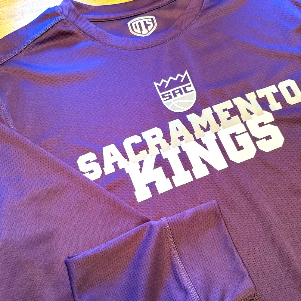 NBA Sacramento Kings OTS Men’s XL Long Sleeve Shirt - Purple